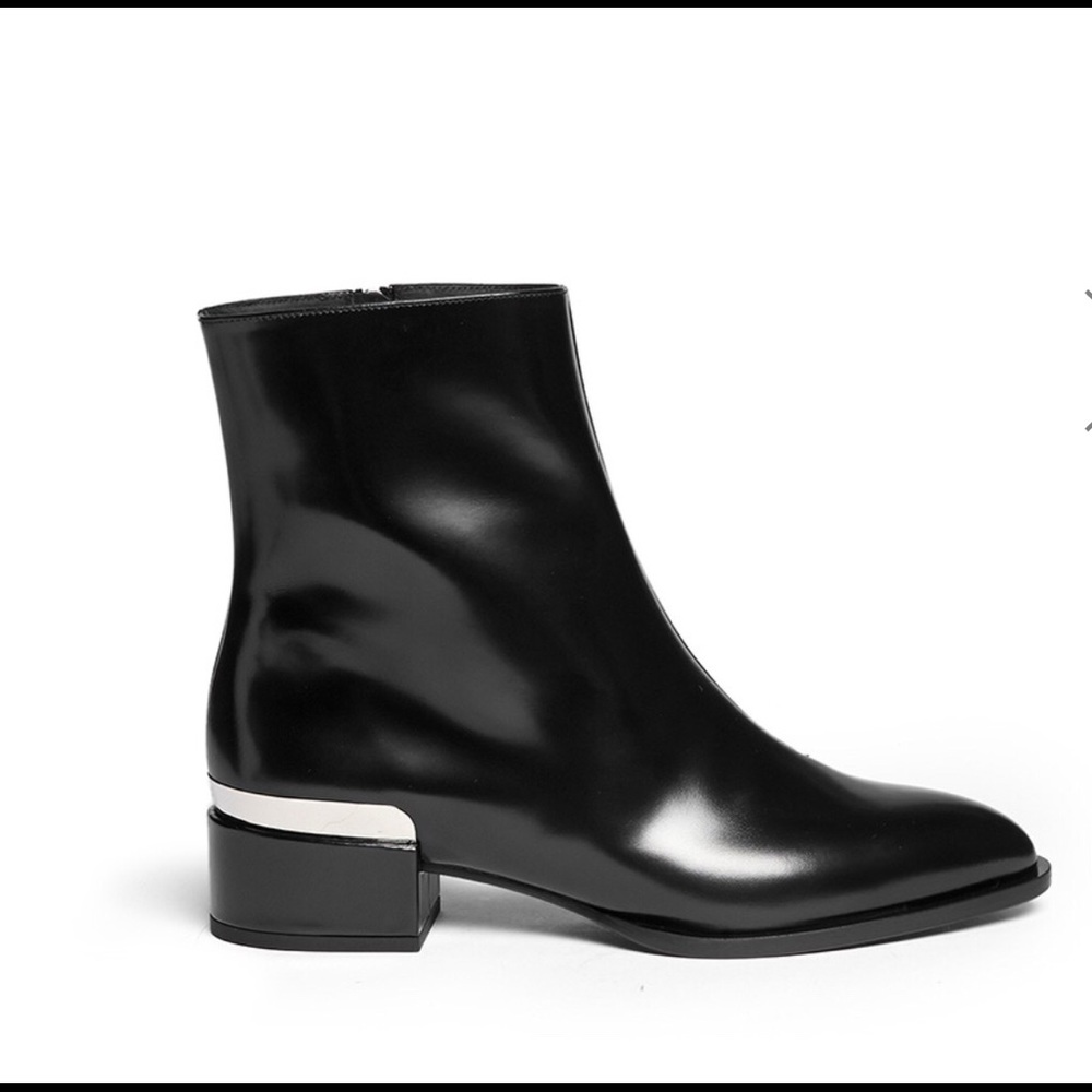 VINCE Metal Plate Leather Ankle Boots Sz 9.5